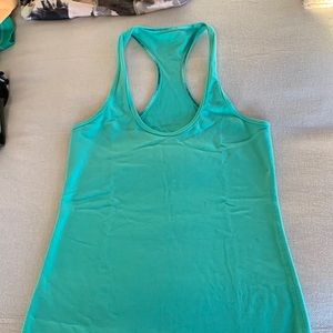 Lulu lemon top